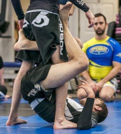 No Gi de la Riva Guard being taught